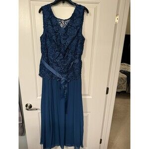 NWT Alex Evenings Sleeveless‎ Lace-Bodice Women’s Plus Size 16W With Scarf/Shawl